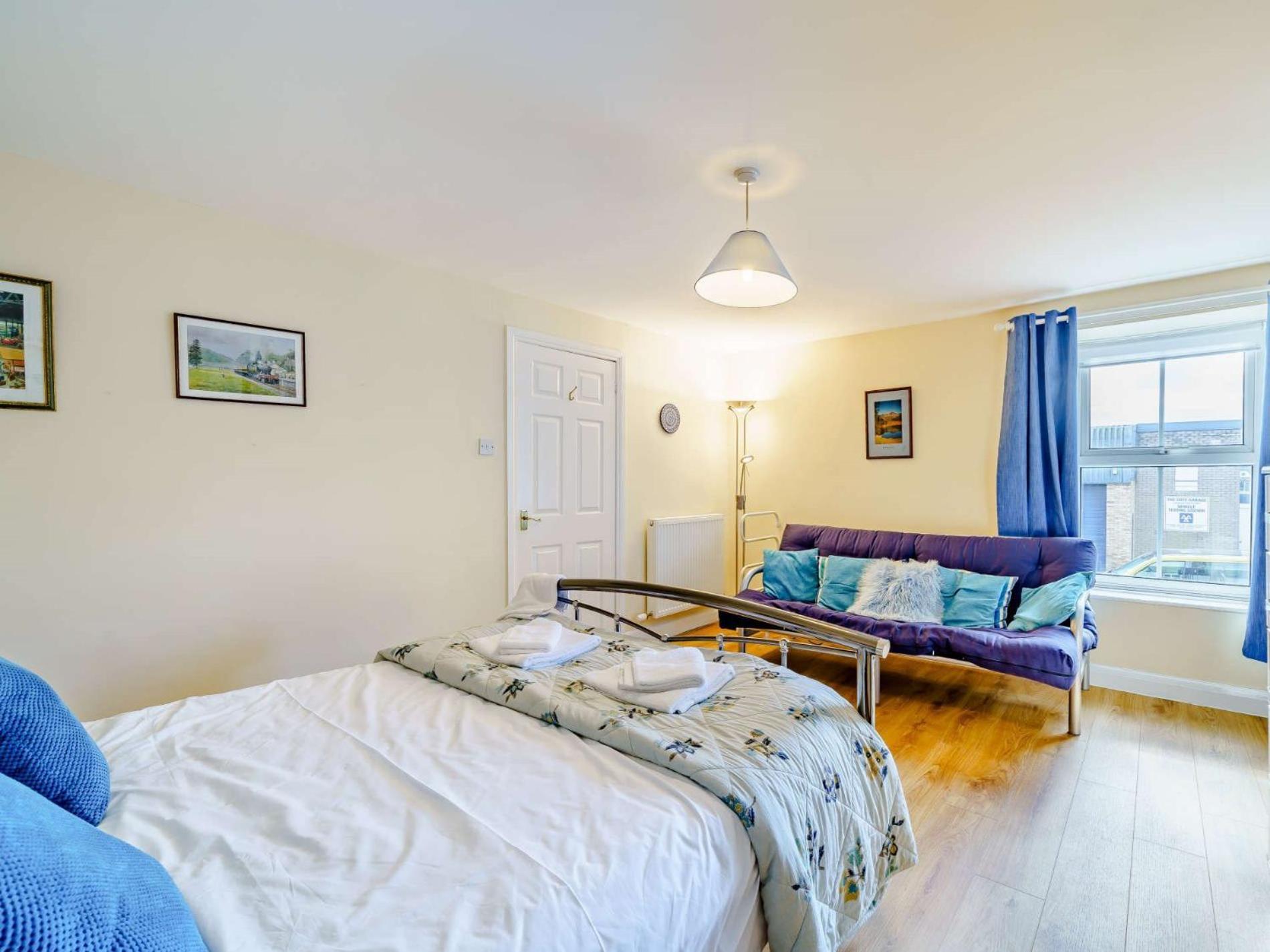 3 Bed In 59384